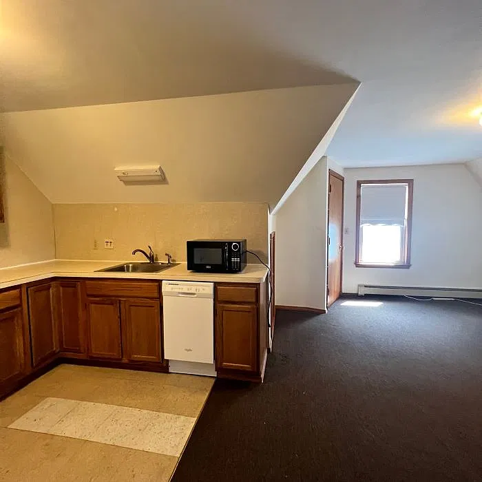 2 bed, 650 sqft, $2,100 — Photo 4