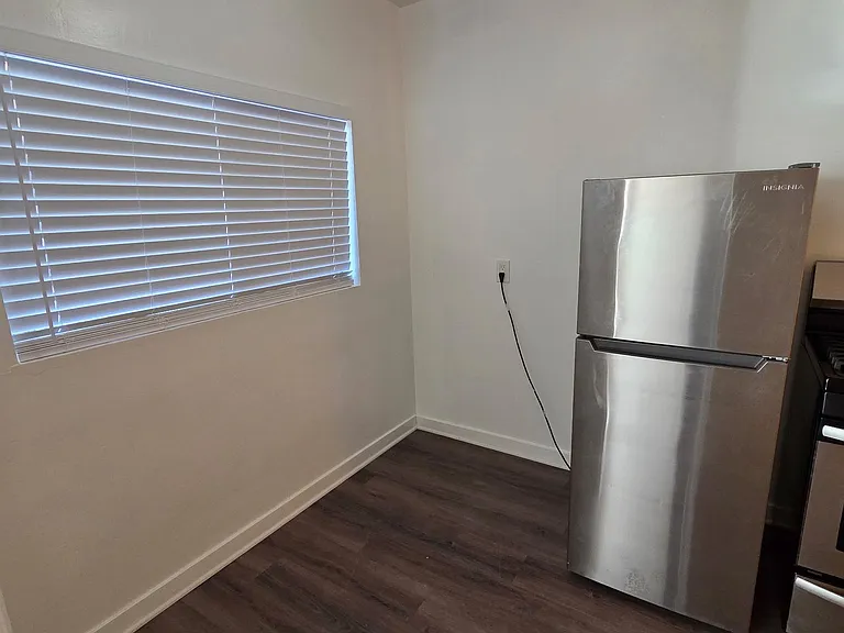 1646 N Harvard Blvd #2 — Photo 4