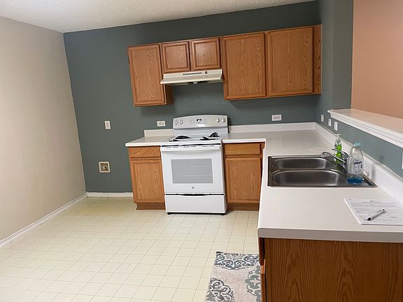 5th image of 228 Meadowcrest Dr