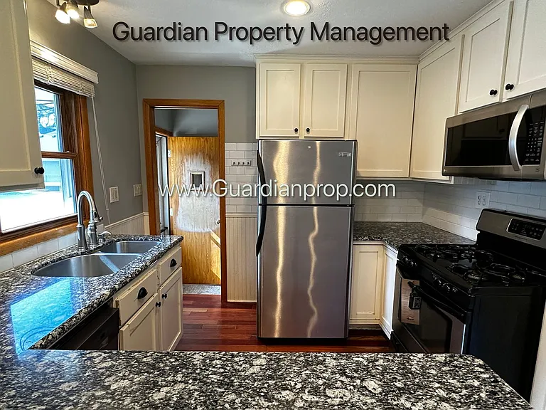 4104 Highwood Rd — Photo 3