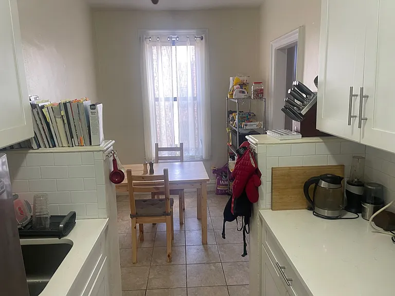 4011 Kings Hwy #2Q — Photo 4