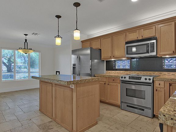 5th image of 515 W Minnezona Ave