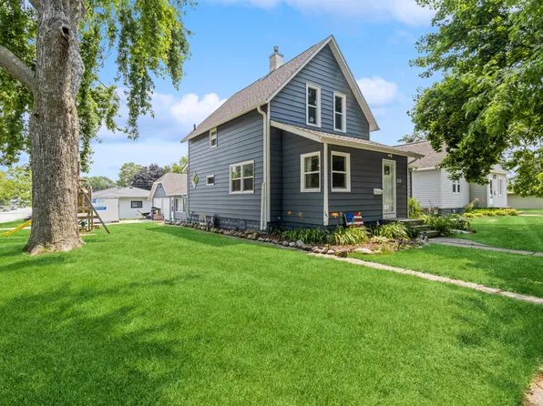 132 Pennsylvania Ave, Story City, IA 50248