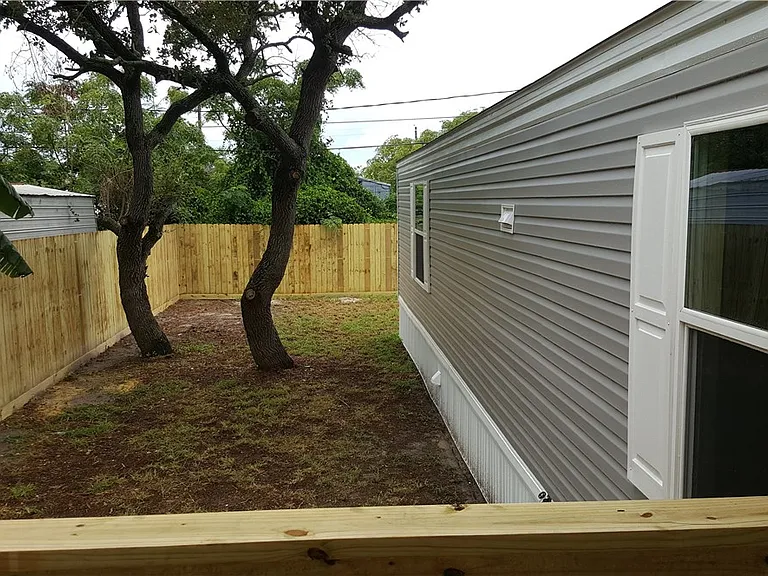 810 McDonald St — Photo 5