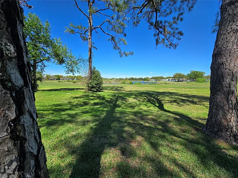 582 Fairways Cir #A — Photo 15