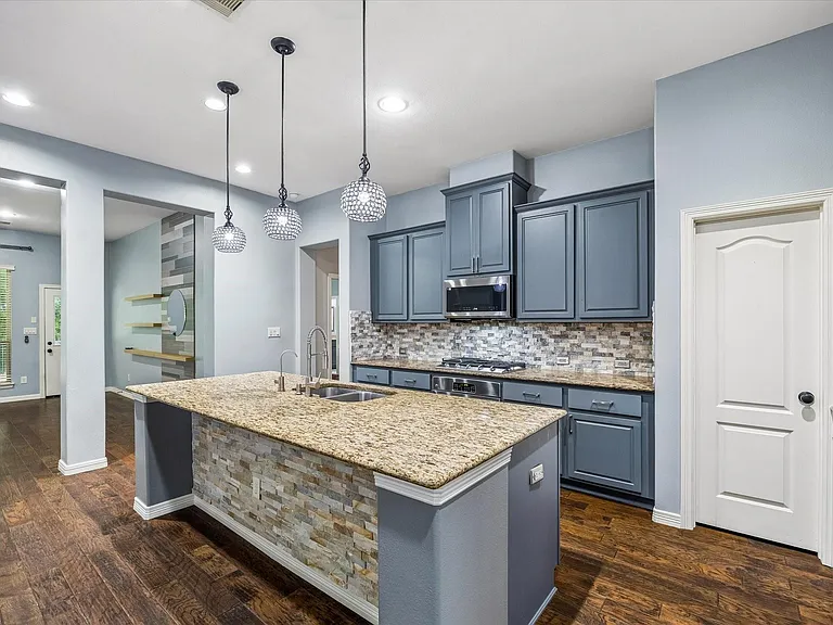 1735 Sylvia Springs Ln — Photo 10