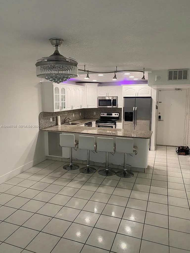 401 Ocean Dr — Photo 4