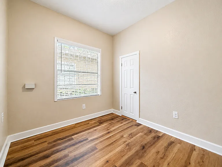 2124 W Chestnut St #1 — Photo 16