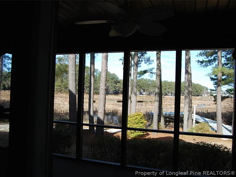 Greenbriar Dr — Photo 17