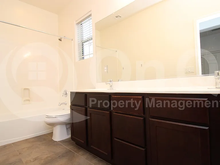 9134 S Roberts Rd — Photo 19