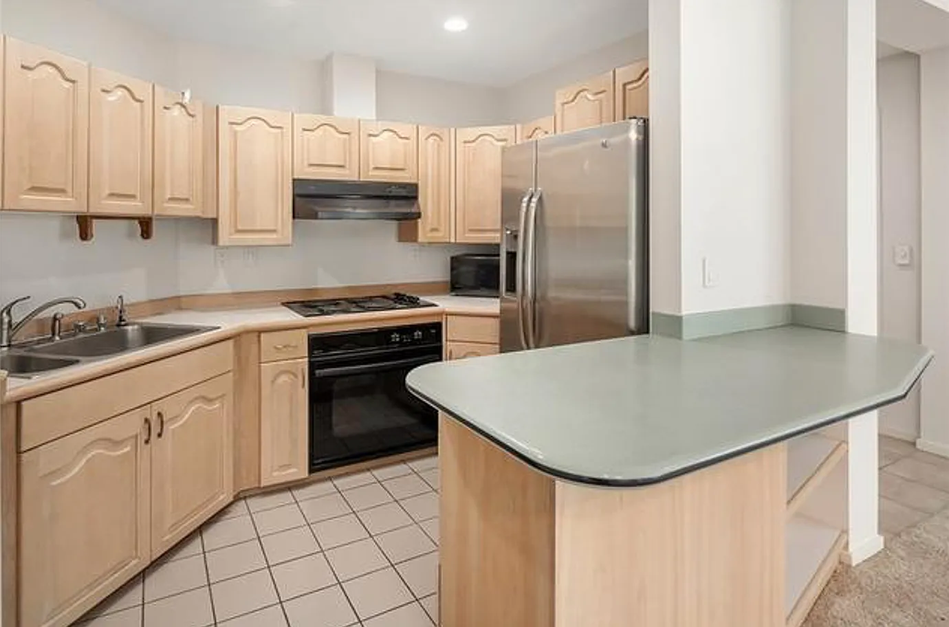 2 bed, 1026 sqft, $2,700 — Photo 4