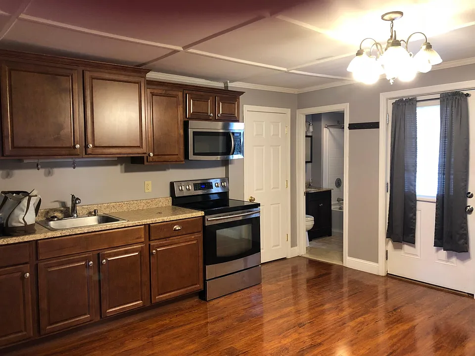 68 Dean St #2