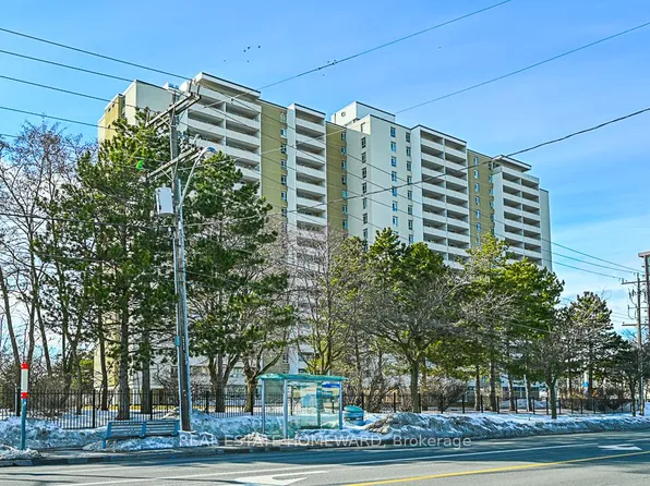 2550 Pharmacy Ave #1015, Toronto, ON M1W 1H9