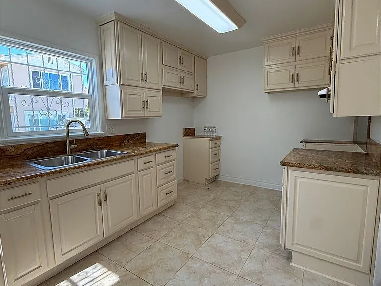 6521 Walker Ave — Photo 7