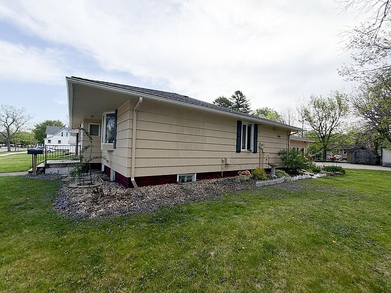 Listing photo 4