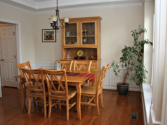 5th image of 5770 Kensington Garden Dr