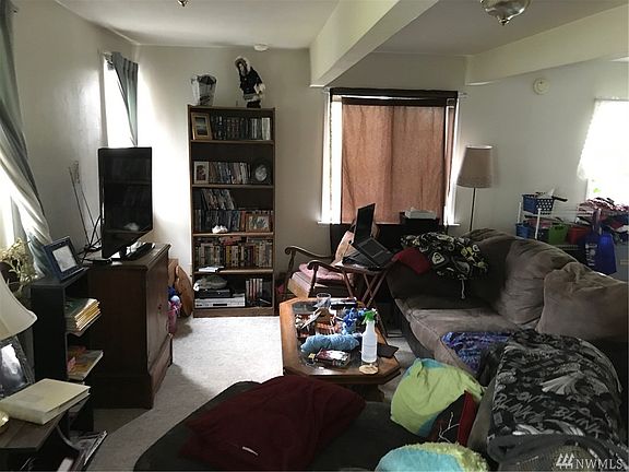 4th image of 4118 McCall Blvd W