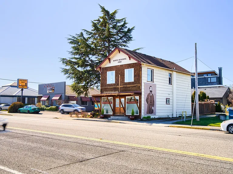 2114 Commercial Ave #B — Photo 9
