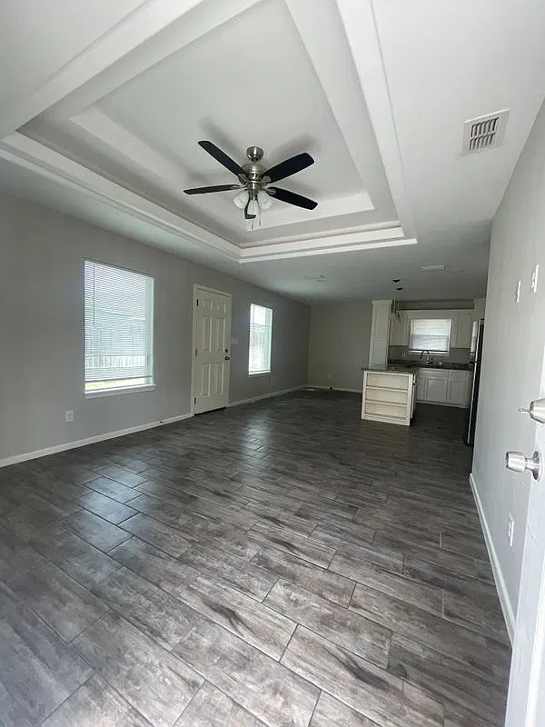 3 bed, 2.0 bath, 1087 sqft, $1,100 — Photo 1