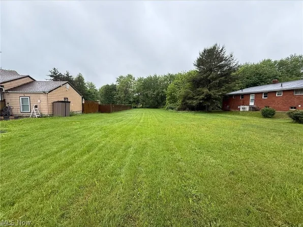 Southeast Ave, Tallmadge, OH 44278