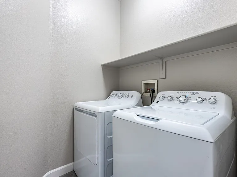 7019 Azure Beach St — Photo 32