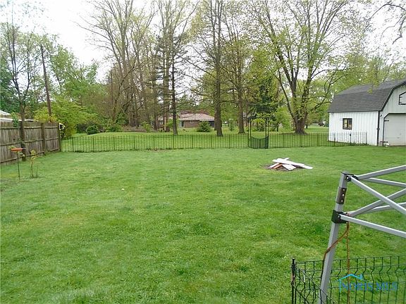 3rd image of 4029 Marlaine Dr