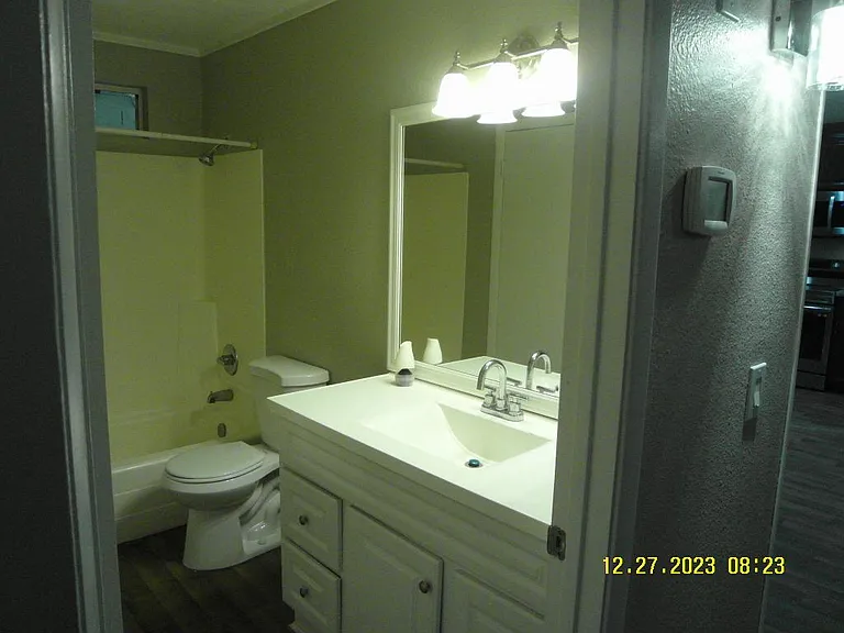 905 W Saint John Rd — Photo 15