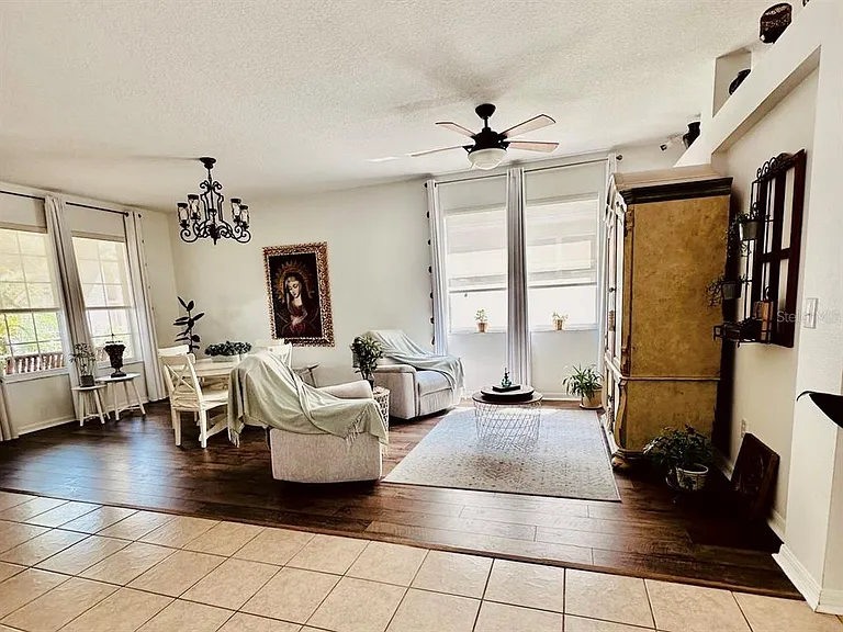 24900 Oakhaven Ct — Photo 14