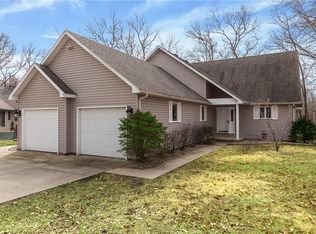 8327 E Shady Gln, Effingham, IL