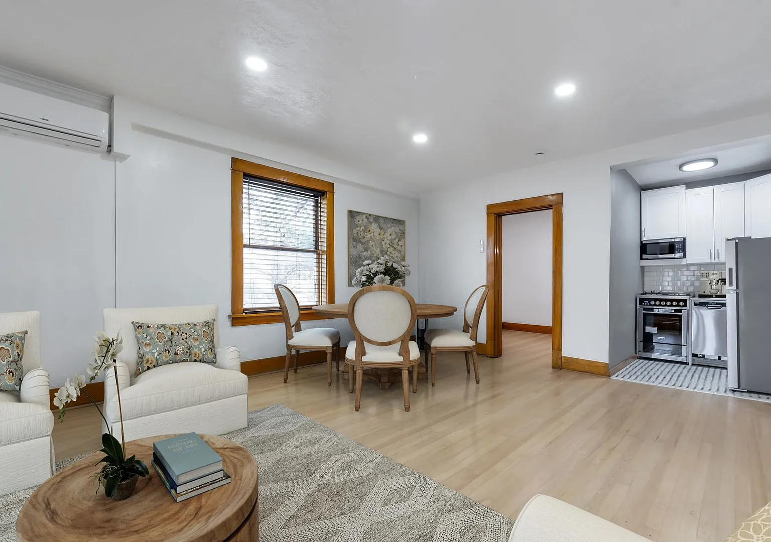 Capitol Estates — Photo 3
