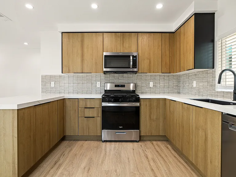 7836 Claybeck Ave — Photo 5