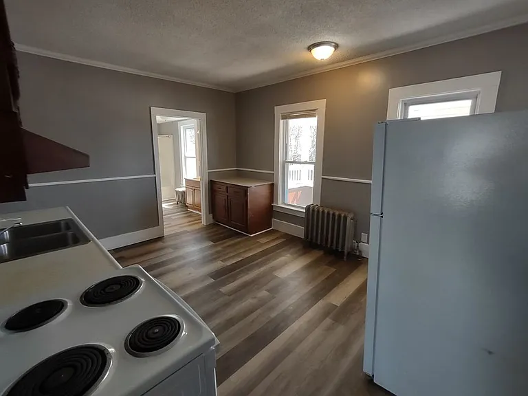 48 Laurel St #4 — Photo 5