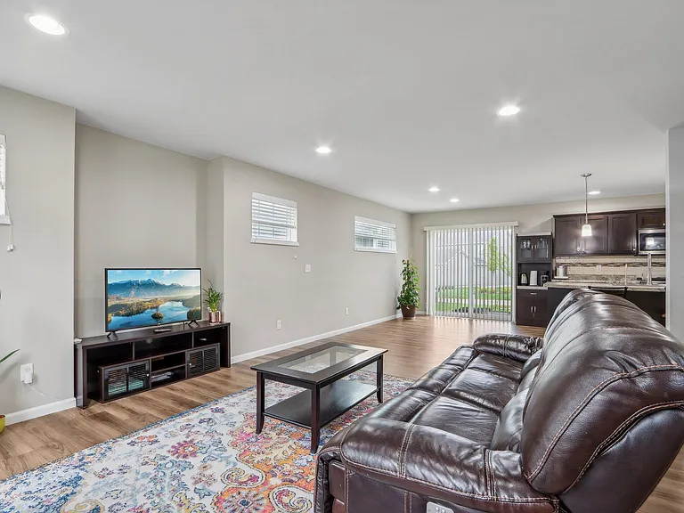 1835 Summerfield Way — Photo 7