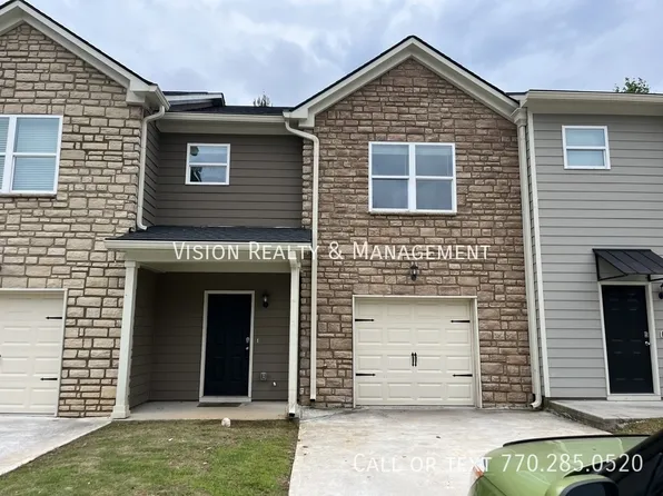 8324 Triple Crown Dr, Douglasville, GA 30134