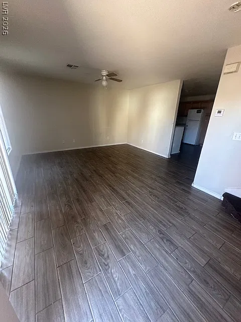 3 bed, 2.5 bath, 1435 sqft, $1,650 — Photo 3