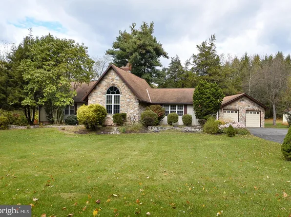 1457 Newman Rd, Pennsburg, PA 18073