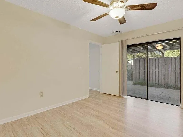 1304 13th Ln — Photo 11