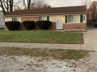33704 Palmer Rd, Westland, MI 48186
