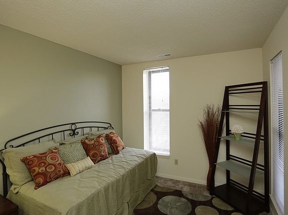 4th image of 9939 Walnut Dr APT 204
