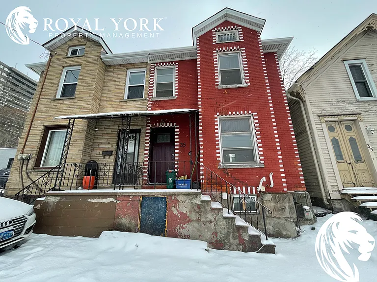 35 Concession St — Photo 2