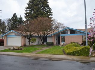 2061 Vartikian Ave, Clovis, CA 93611