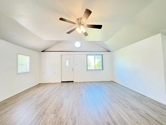 3rd image of 5234 Amsden Ave