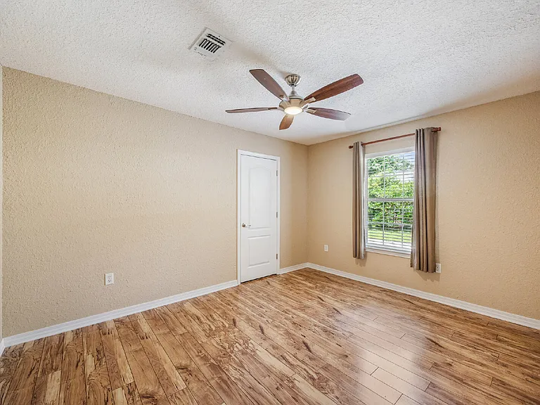 130 W Shipwreck Rd — Photo 29