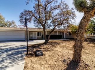 13143 Topsanna Rd, Apple Valley, CA 92308