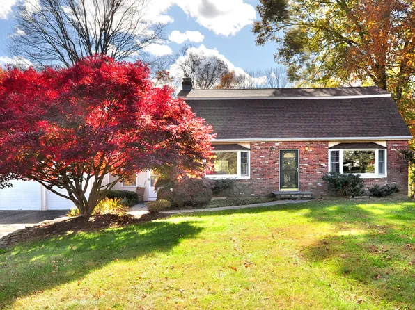 8 Revere Road, New Milford, CT 06776