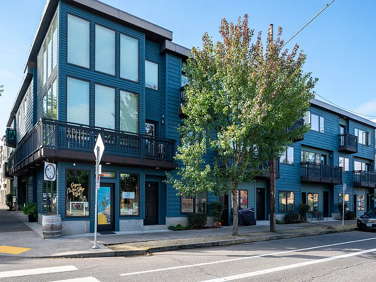455 NE 24th Ave — Photo 14