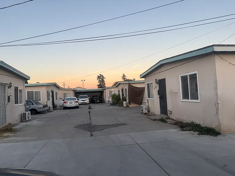 2652 Muscatel Ave — Photo 1