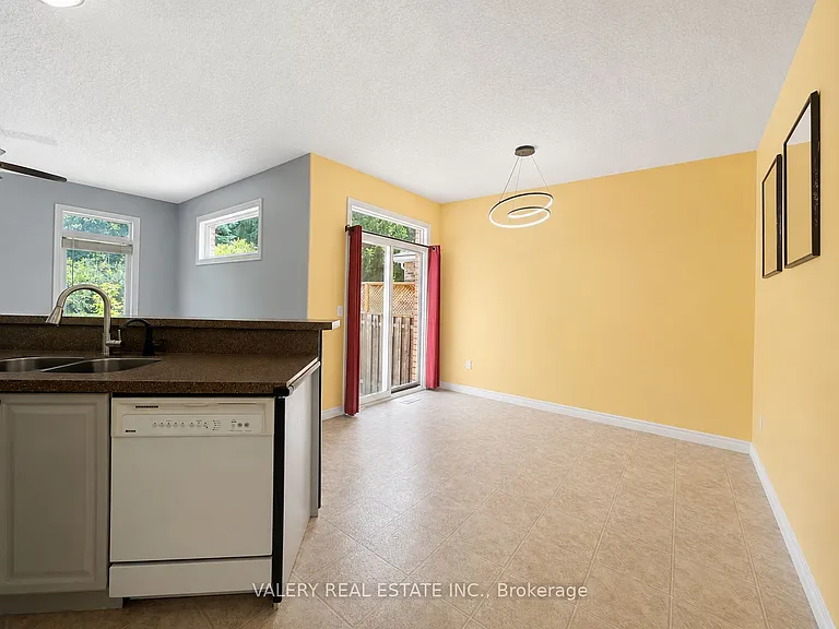 555 Grasslands Ct — Photo 16