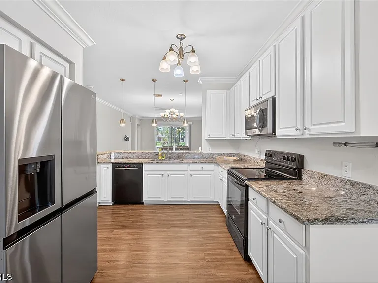 14214 Manchester Dr — Photo 9