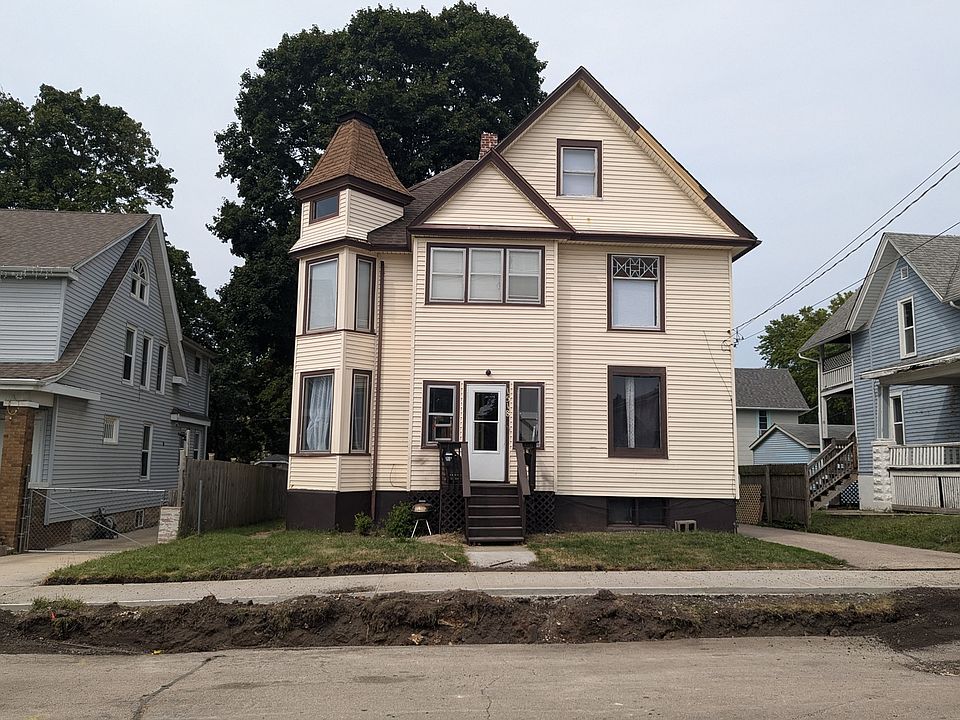1st image of 1518 4th Ave